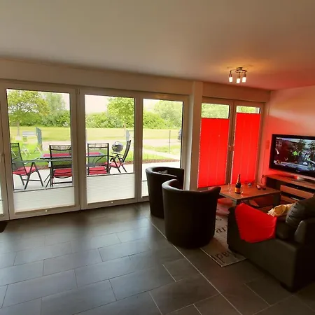 Strandhaus / Eg-fewo Apartment *